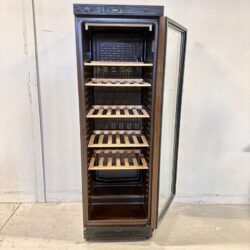 Tecfrigo viinikaappi puutasoilla