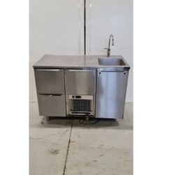 K Vetolaatikosto pesualtaalla 120cm