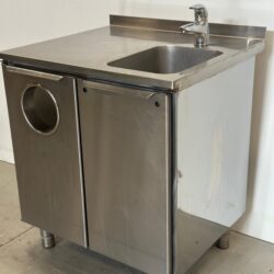 Käytetty RST-pesuallas/kaappi