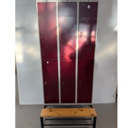 K Pukukaappi kolmella ovella