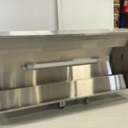 Käytetty huuva 230cm leveä